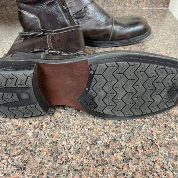 Men's Brown Dress Boots - Picture 4 of 11